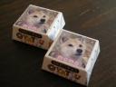 チロルチョコ「モモ」。